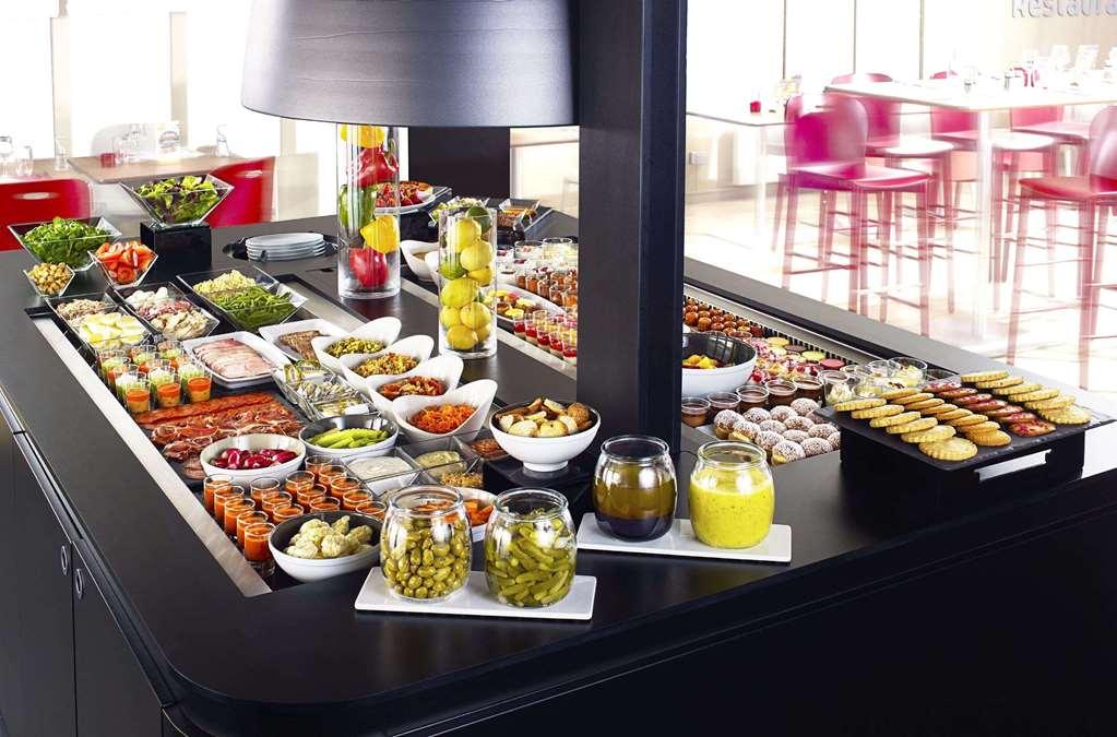 Hotel Le Cyrano Bergerac Restaurang bild